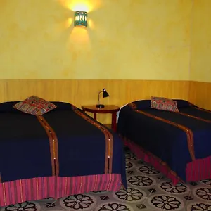 Medio Mundo Hotel